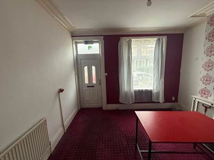 4 Bedroom Terraced House For Sale In Arncliffe Terrace, Bradford, BD7