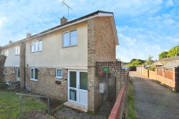 1 Bedroom Maisonette For Sale In Lygrave, Stevenage, SG2