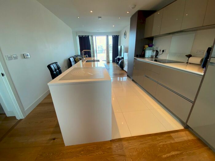 2 Bedroom Flat To Rent In Peartree Way, London, SE10