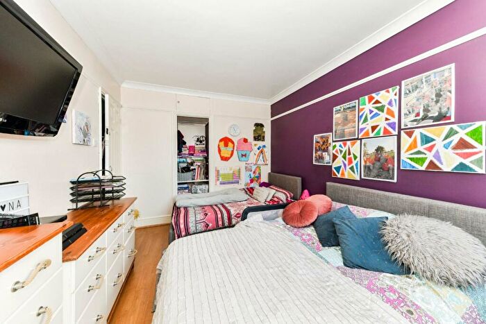 3 Bedroom Flat To Rent In Leopold Street, London, E3