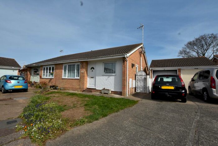 2 Bedroom Bungalow To Rent In Fairlop Close, Great Clacton, CO15