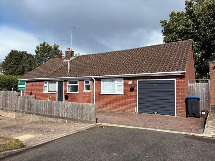 2 Bedroom Detached Bungalow To Rent In Browning Close, Daventry, NN11