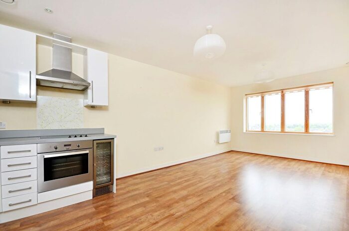 2 Bedroom Flat To Rent In Drayton Green Road, West Ealing, London, W13
