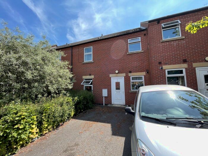 2 Bedroom Flat To Rent In Carlton Close, Loughborough, LE11