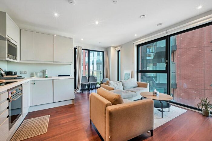 1 Bedroom Apartment For Sale In Avalon Point, London, E14
