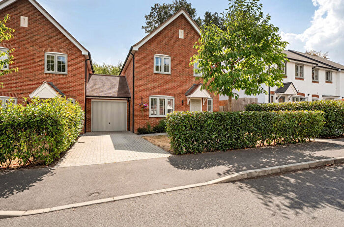 3 Bedroom Link Detached House For Sale In St. Legers Way, Riseley, Reading, Hampshire, RG7