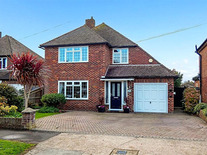 3 Bedroom Detached House For Sale In Cove Road, Rustington, BN16
