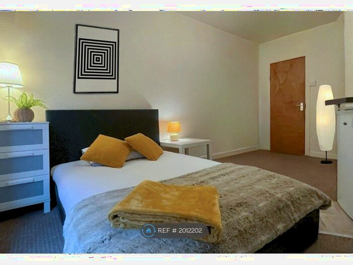 1 Bedroom Property To Rent In Hawksworth Grove, Leeds, LS5