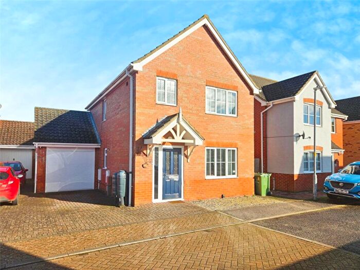 3 Bedroom Detached House For Sale In Balmoral Close, Attleborough, Norfolk, NR17