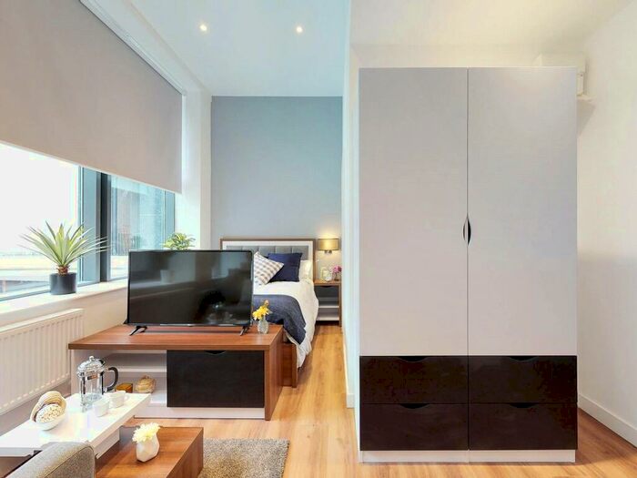 Apartment To Rent In Gravity Residence, Liverpool, #, L2