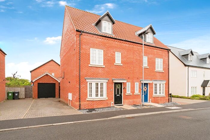 3 Bedroom Semi-Detached House For Sale In Woodpecker Avenue, Holt, NR25