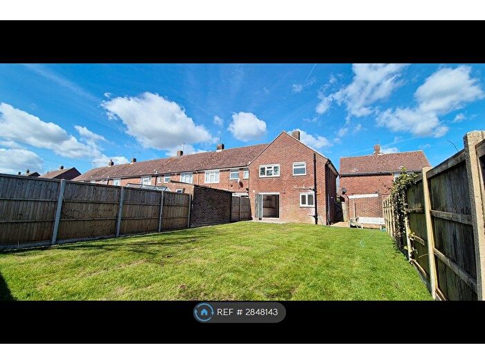 3 Bedroom End Terrace House To Rent In Duncan Road, Chichester, PO19