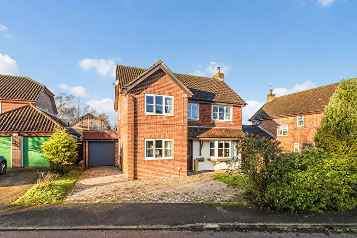 4 Bedroom Detached House For Sale In Bircholt Road, Liphook, GU30