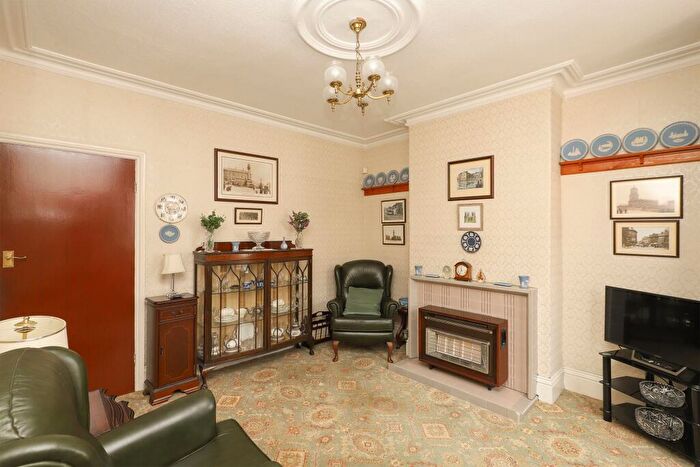 3 Bedroom Terraced House For Sale In South View Road, Sheffield, S7