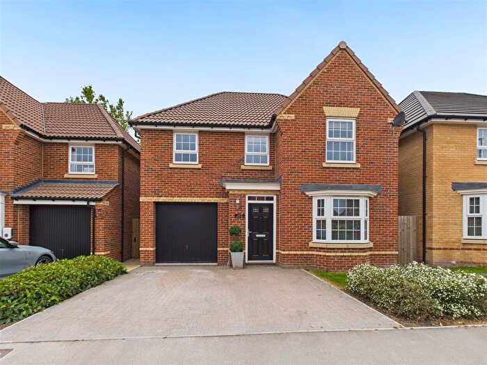 4 Bedroom Detached House For Sale In Broad Avenue, Hessle, HU13