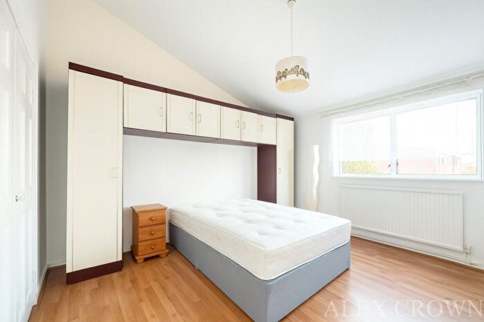 5 Bedroom Terraced House To Rent In Holland Walk, Archway, N19