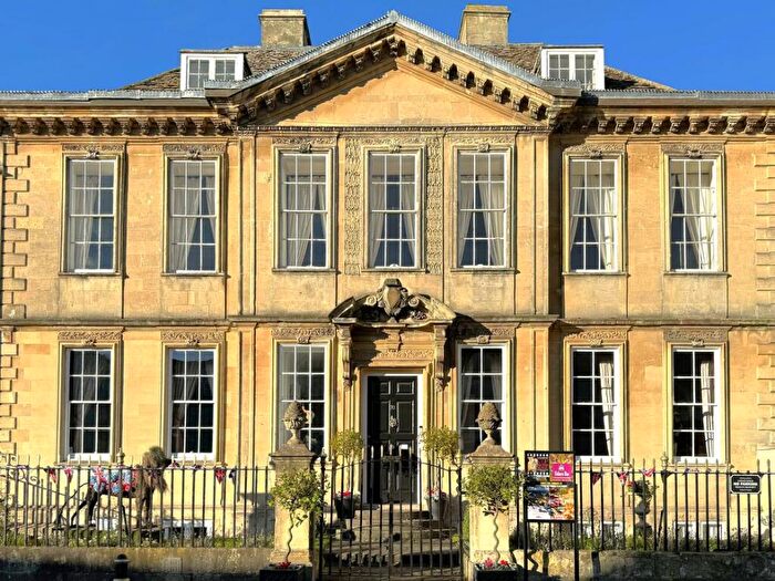 5 Bedroom Detached House For Sale In Parade House, Trowbridge, BA14