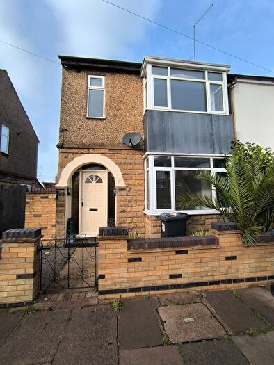 3 Bedroom Semi Detached House To Rent In Chestnut Road, Northampton, NN3