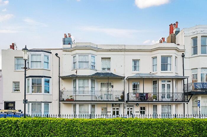 1 Bedroom Flat For Sale In The Steyne, Thorneycroft, PO21