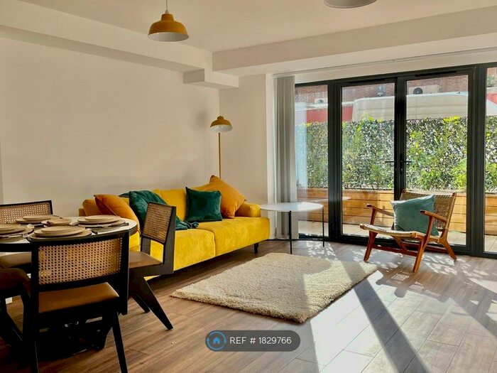 1 Bedroom Flat To Rent In Bramley Crescent, Ilford, IG2