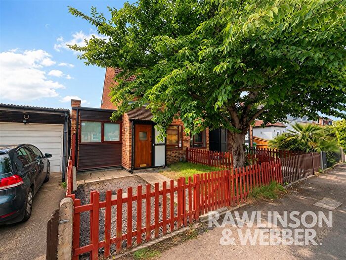 2 Bedroom End Of Terrace House To Rent In Grange Road, West Molesey, KT8