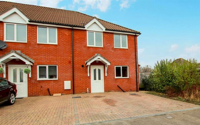 3 Bedroom End Of Terrace House To Rent In Coates Road, Southampton SO19