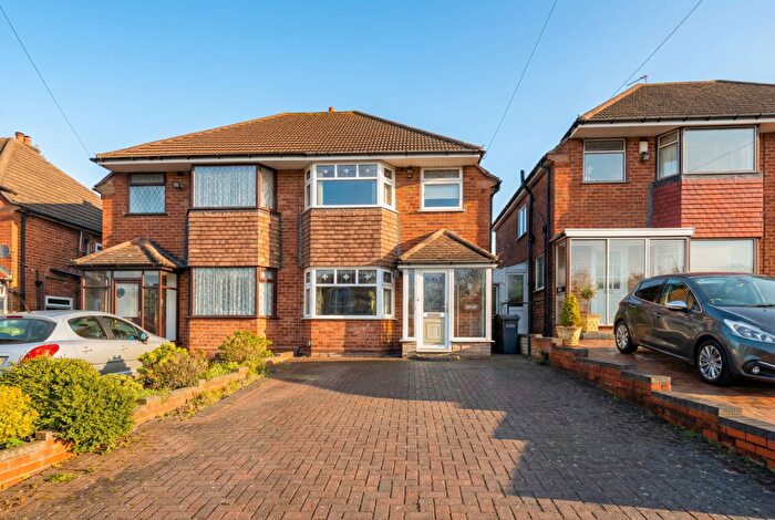 3 Bedroom Semi-Detached House For Sale In Wichnor Road, Solihull, B92