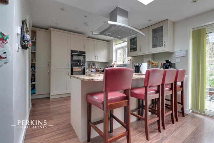 3 Bedroom Detached House To Rent In Wembley, HA9