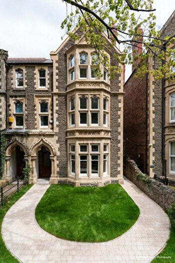 2 Bedroom Apartment To Rent In Cathedral Road, Pontcanna, Cardiff, CF11