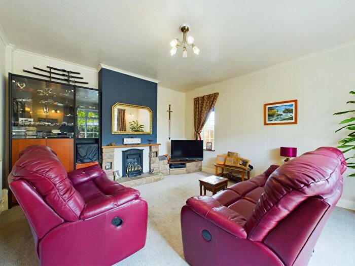 4 Bedroom Chalet For Sale In Pastures Avenue, Littleover, DE23