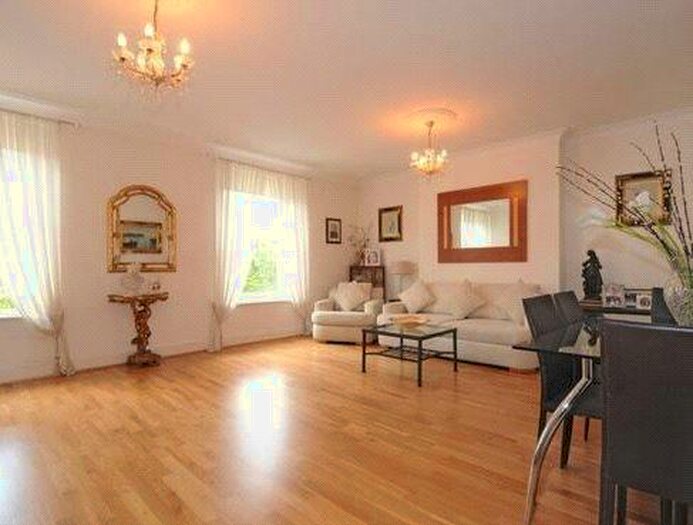 2 Bedroom Flat To Rent In Park Road, Marylebone, NW1