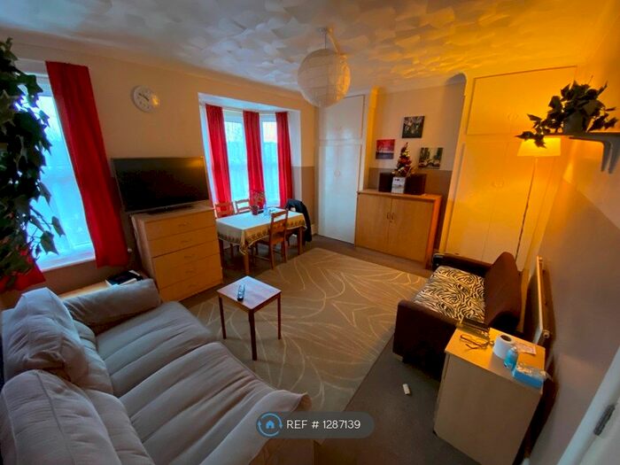 2 Bedroom Flat To Rent In Portswood Road, Southampton SO17