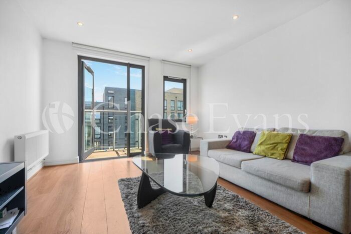 2 Bedroom Flat To Rent In Aqua Vista Square, Bow, London, E3