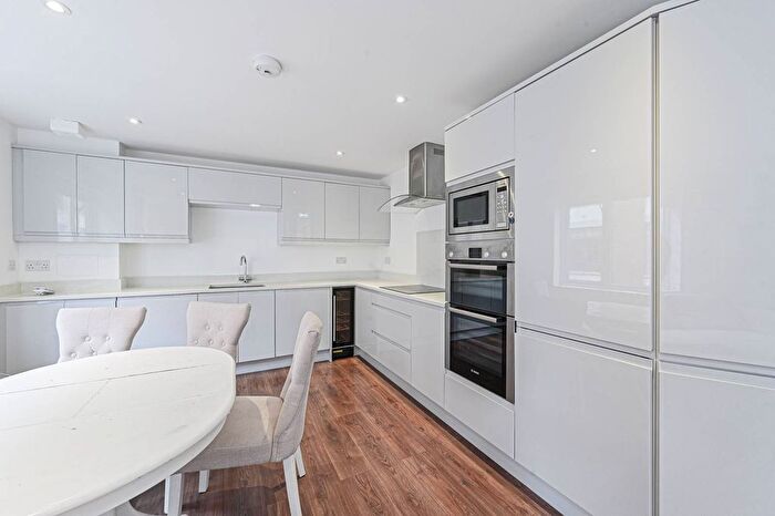 2 Bedroom Flat For Sale In Chapter Street, Westminster, London, SW1P