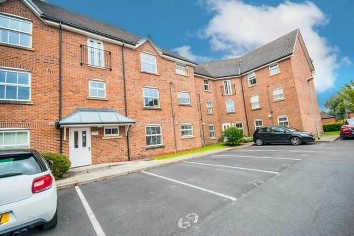 2 Bedroom Flat To Rent In Sunningdale Court, Little Lever, Bolton, BL3