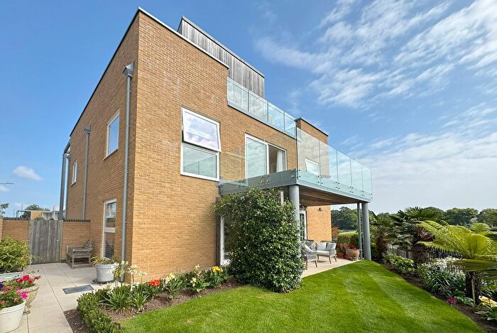 4 Bedroom Detached House For Sale In River Walk, Lymington, Hampshire, SO41