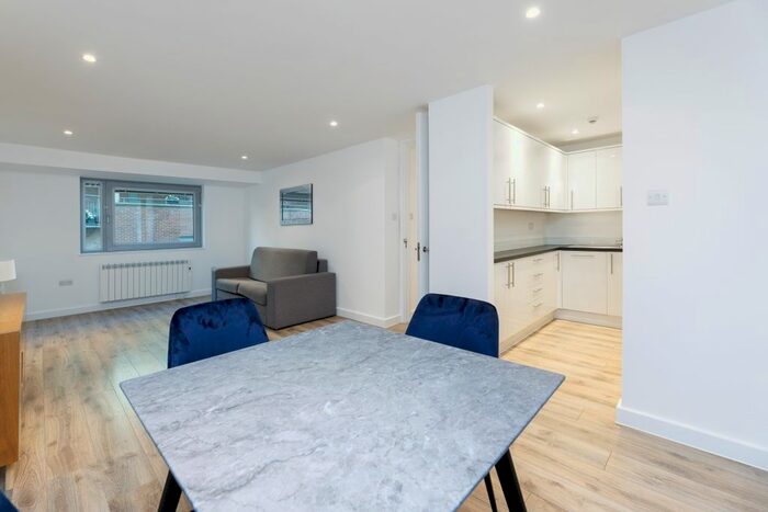 2 Bedroom Flat To Rent In New Compton Street, London, WC2H