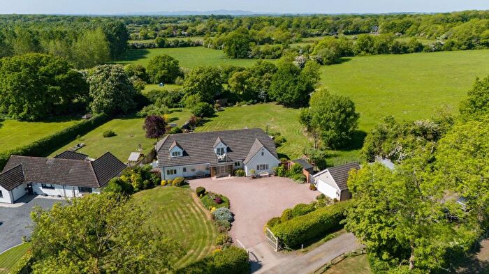 4 Bedroom Detached Bungalow For Sale In Church Lane, Dormston, WR7