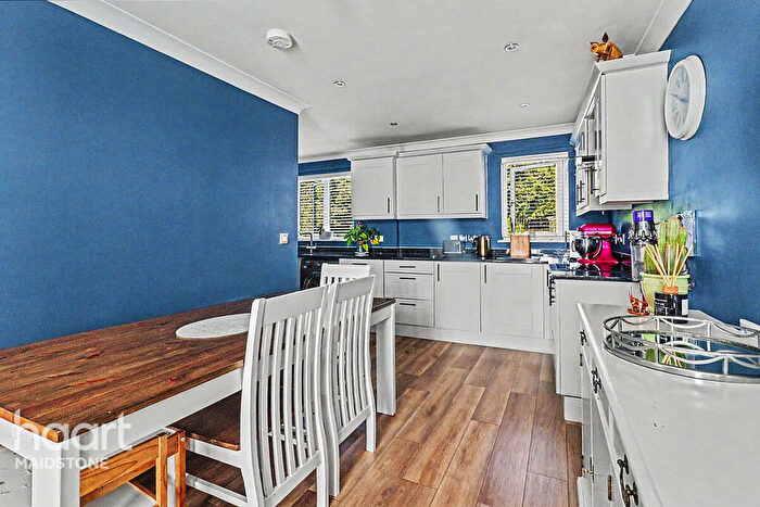 4 Bedroom Town House For Sale In Sandling Lane, Maidstone, ME14