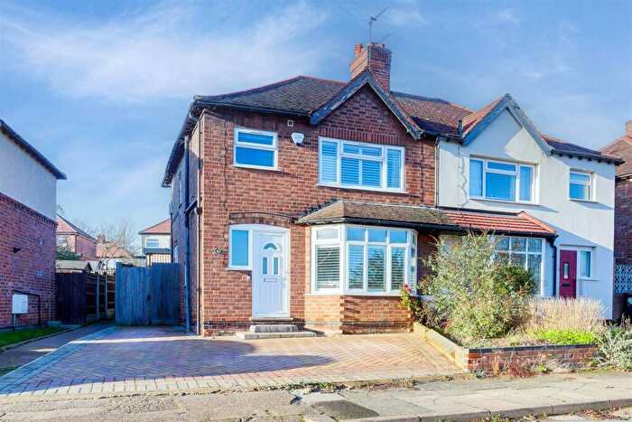 3 Bedroom Semi Detached House For Sale In Robinet Road, Beeston, Nottinghamshire, NG9