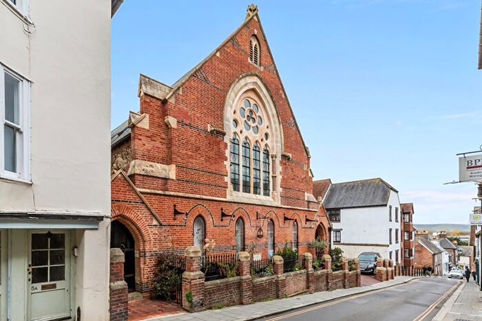 3 Bedroom End Of Terrace House For Sale In Station Street, Lewes, East Sussex, BN7