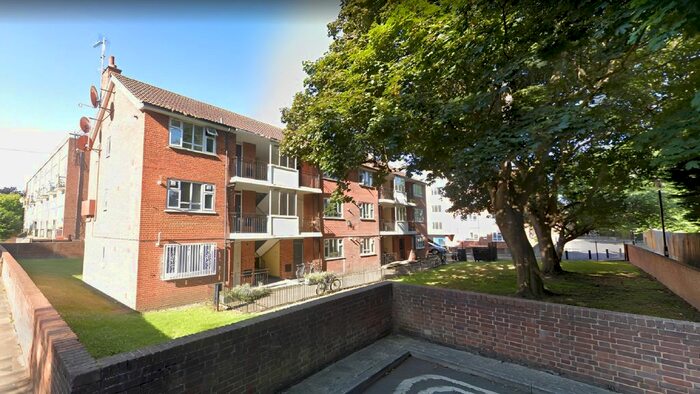 1 Bedroom Flat To Rent In Flat, N16