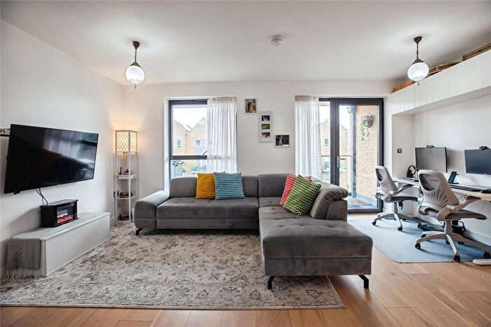 2 Bedroom Flat For Sale In Sumner Road, London, London, SE15