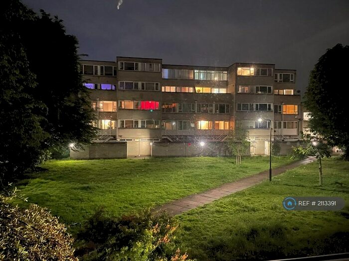 3 Bedroom Flat To Rent In Ward Royal, Windsor, SL4