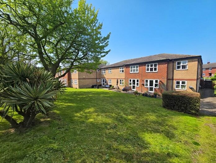 2 Bedroom Retirement Property For Sale In Southchurch Rectory Chase, Southend-On-Sea, Essex, SS2
