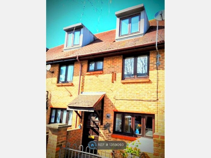 4 Bedroom Terraced House To Rent In Walnut Road, London, E10