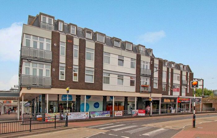 2 Bedroom Flat To Rent In High Street, Wickford, SS12