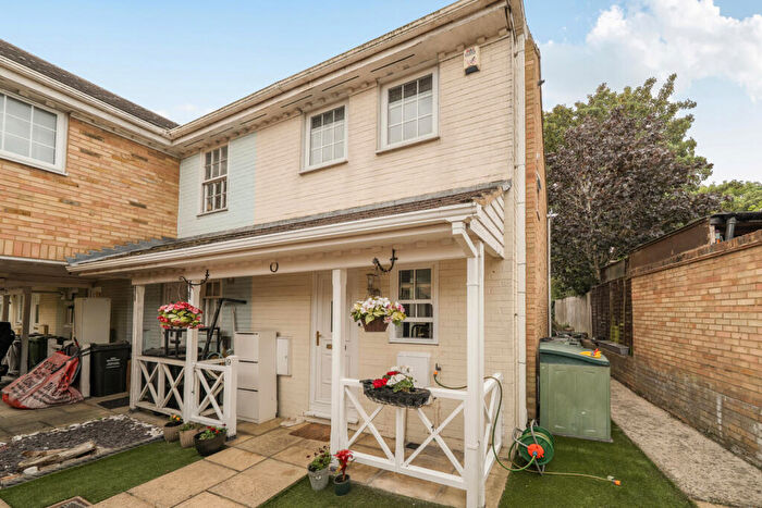 2 Bedroom Terraced House For Sale In Lamplighters Close, Dartford, DA1
