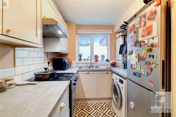 2 Bedroom Flat To Rent In Baildon Street, London, SE8