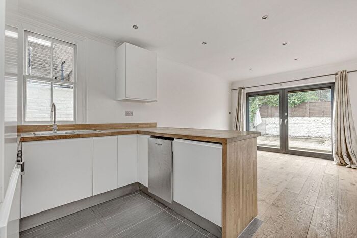 2 Bedroom Flat To Rent In Mirabel Road, Fulham, SW6